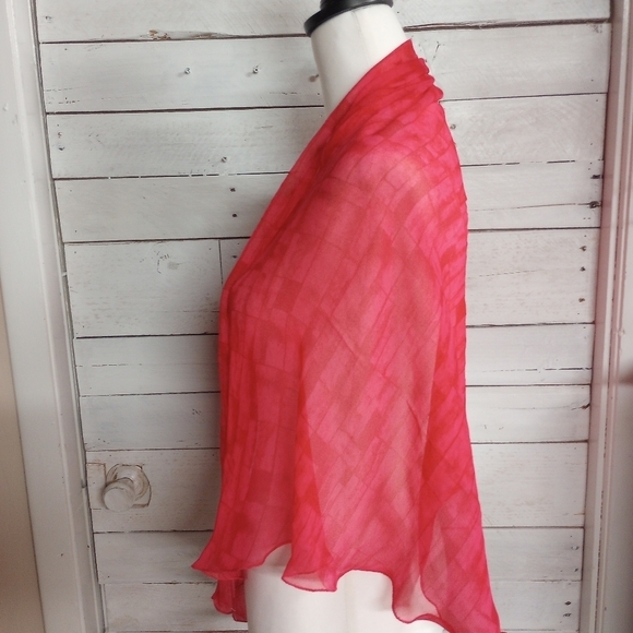 Matr Boomie Women's Dark Pink with Gold Accent Triangle Scarf Headwrap - Picture 6 of 10